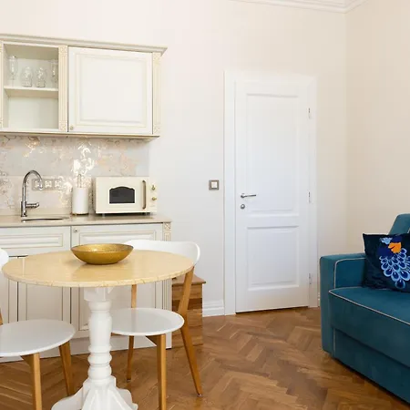 Apartment Fancy Flats *