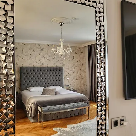 Apartment Fancy Flats *